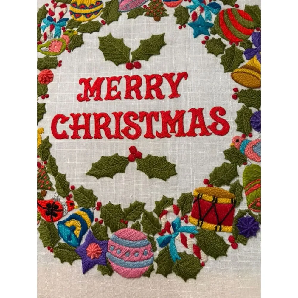 VTG Embroidered Merry Christmas wreath
